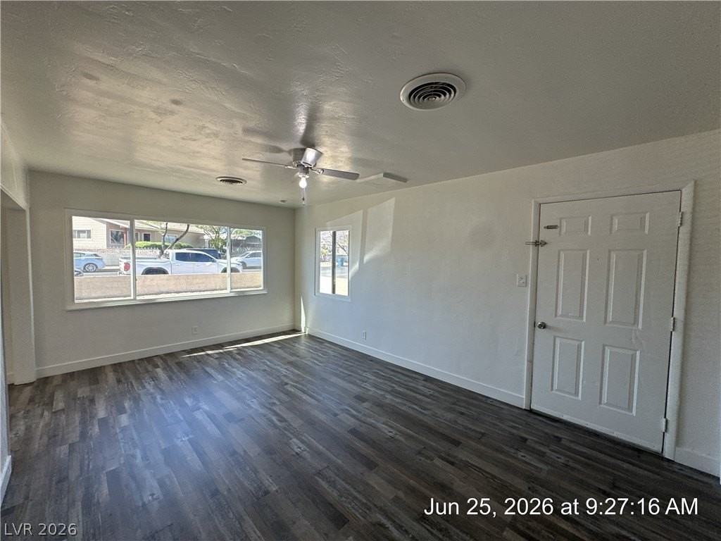 148 W Victory Rd - Photo 3 of 34