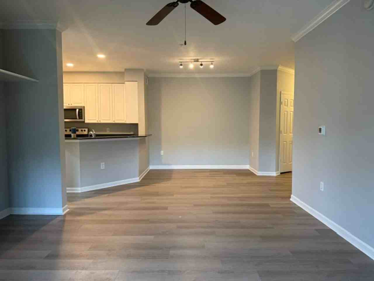 8359 Gate Pkwy W - Photo 5 of 22