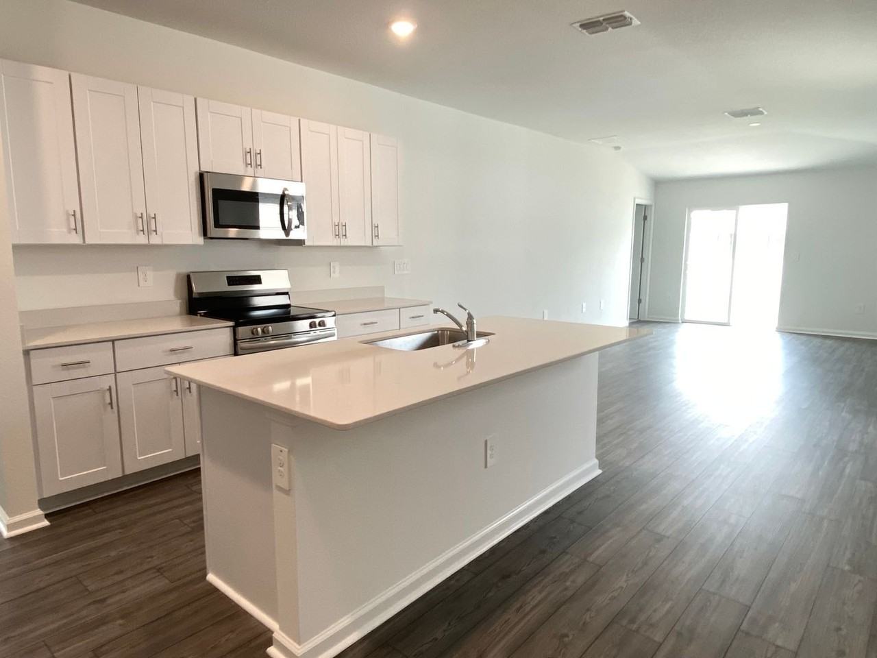 4637 Sw 84th Street Rd - Photo 4 of 16