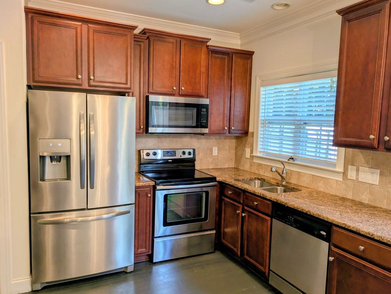4988 Wyngate Village Dr - Photo 3 of 22