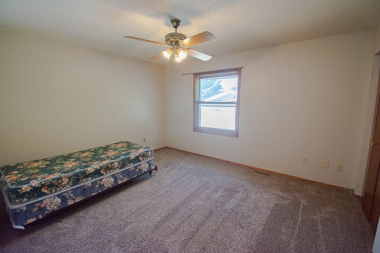 5009 24th Ave Nw - Photo 7 of 27