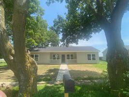 featured image of 304 S Elm St