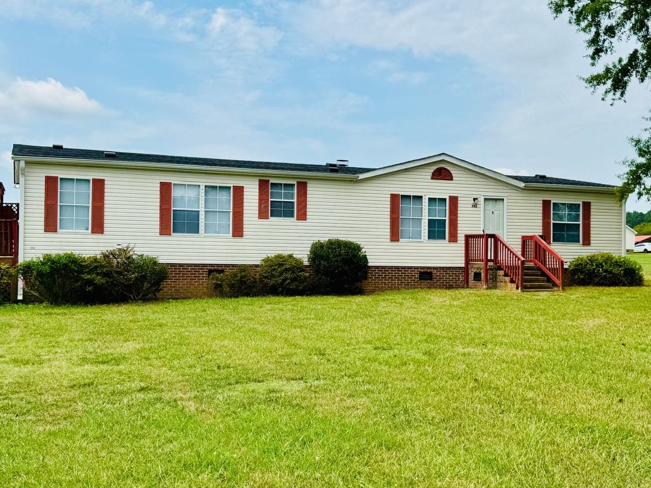 982 Faulkner Town Rd - Photo 2 of 14