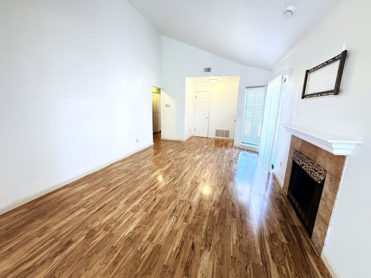 208 Grovewood Loop - Photo 4 of 19