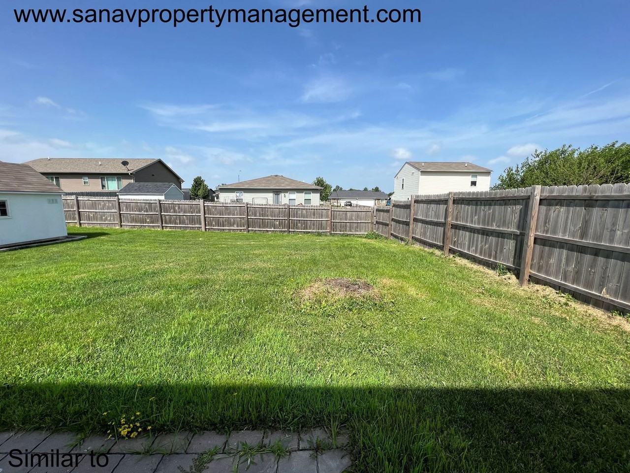 360 Hillside Dr - Photo 5 of 41