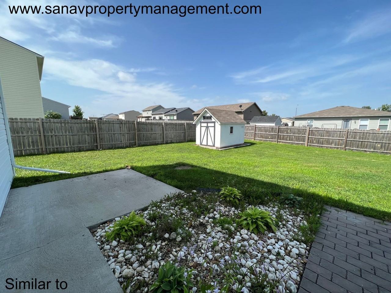 360 Hillside Dr - Photo 7 of 41