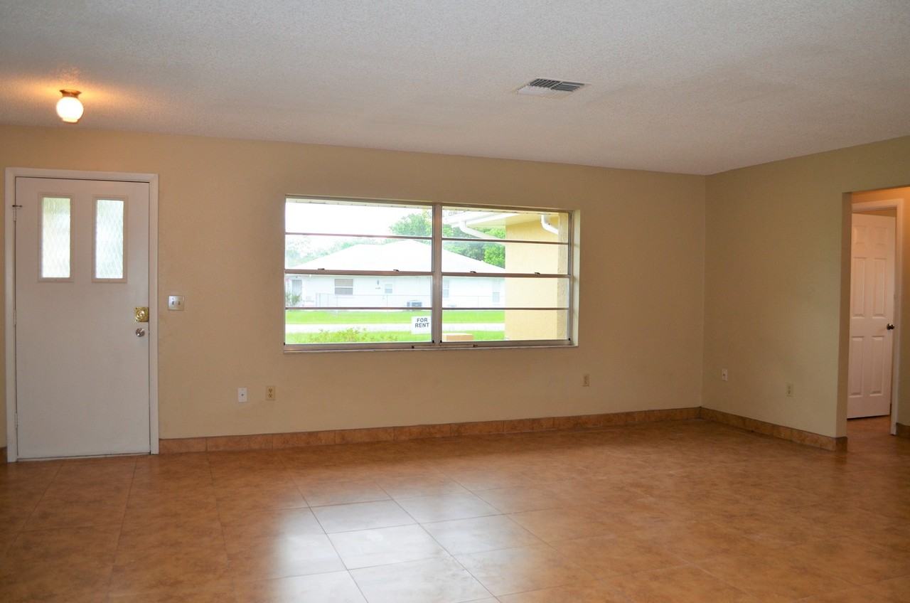 4413 Quintara St - Photo 6 of 23