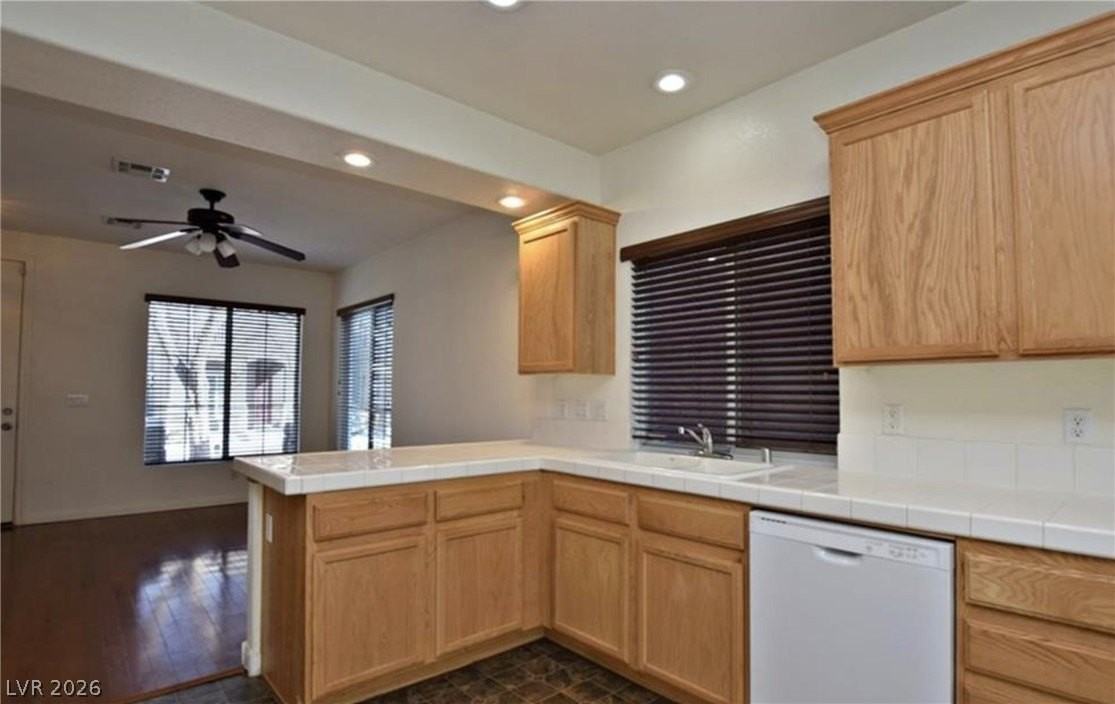 8273 Annual Ridge St - Photo 3 of 25