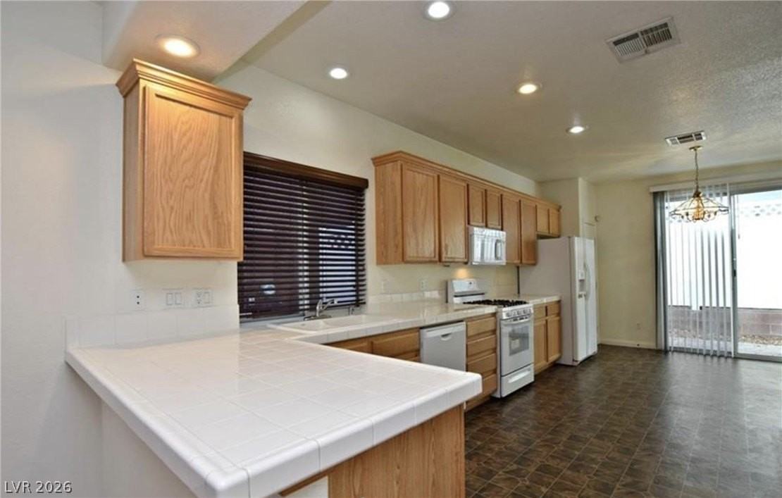 8273 Annual Ridge St - Photo 6 of 25