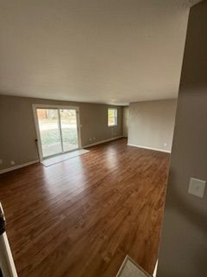 Martinsville Apartments - Photo 4 of 8