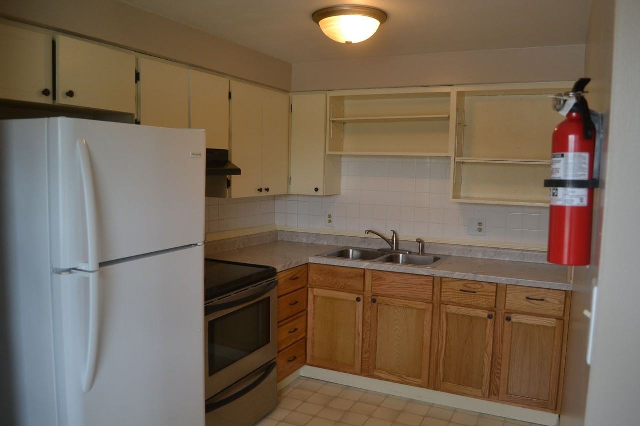 Martinsville Apartments - Photo 7 of 8