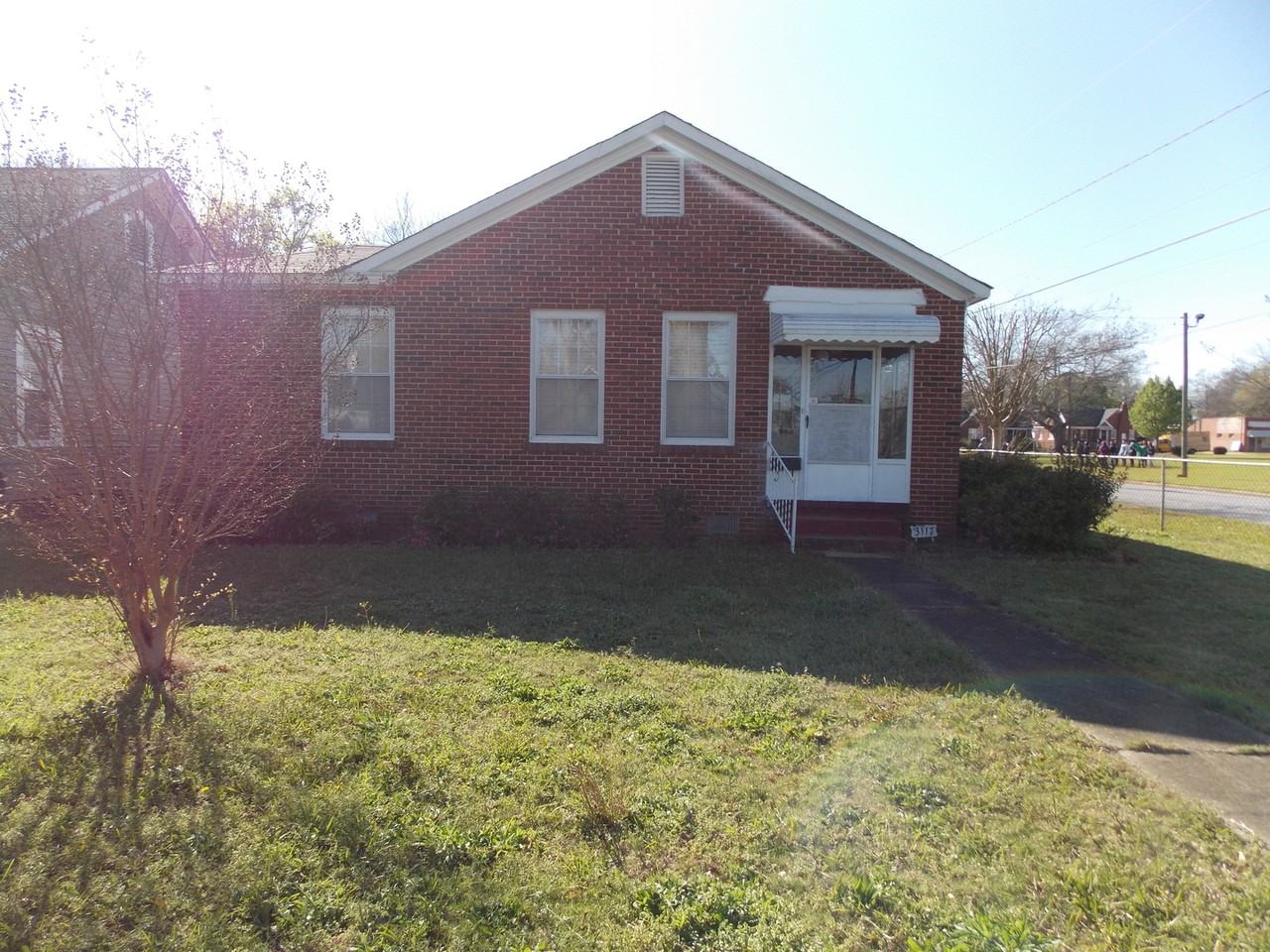 3117 15th Ave - Photo 2 of 16