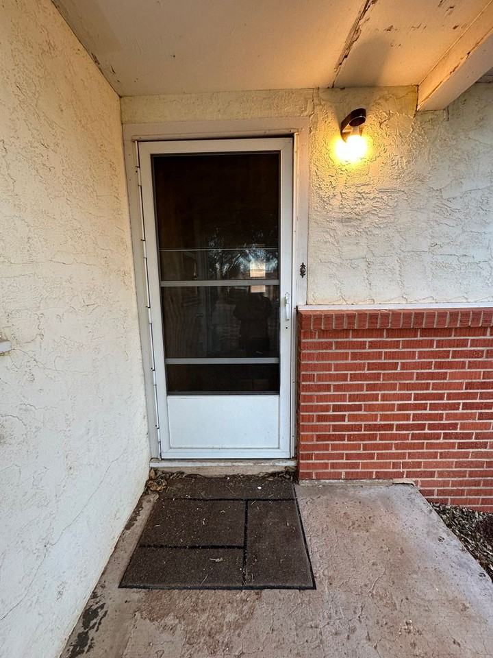 801 W Yucca Ave - Photo 2 of 24