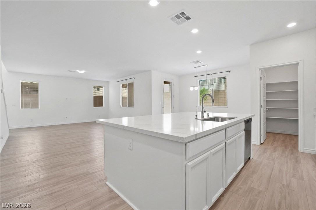 1118 Junipine Ave - Photo 2 of 35