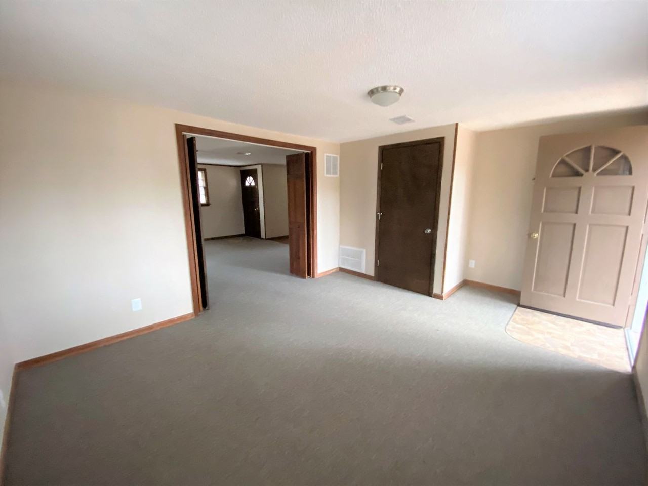 111 Waldrop Rd - Photo 2 of 12