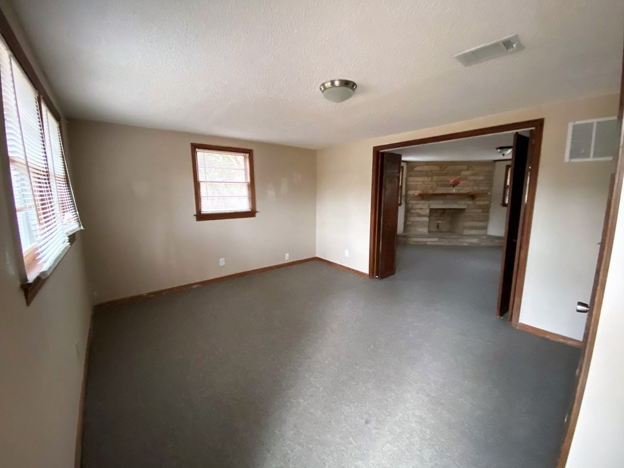 111 Waldrop Rd - Photo 3 of 12