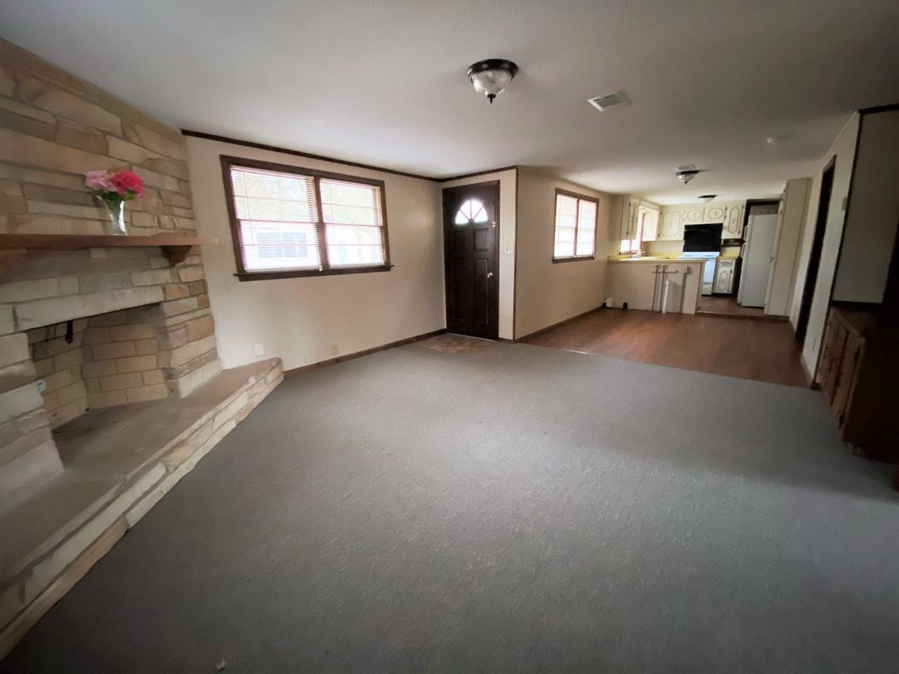 111 Waldrop Rd - Photo 4 of 12