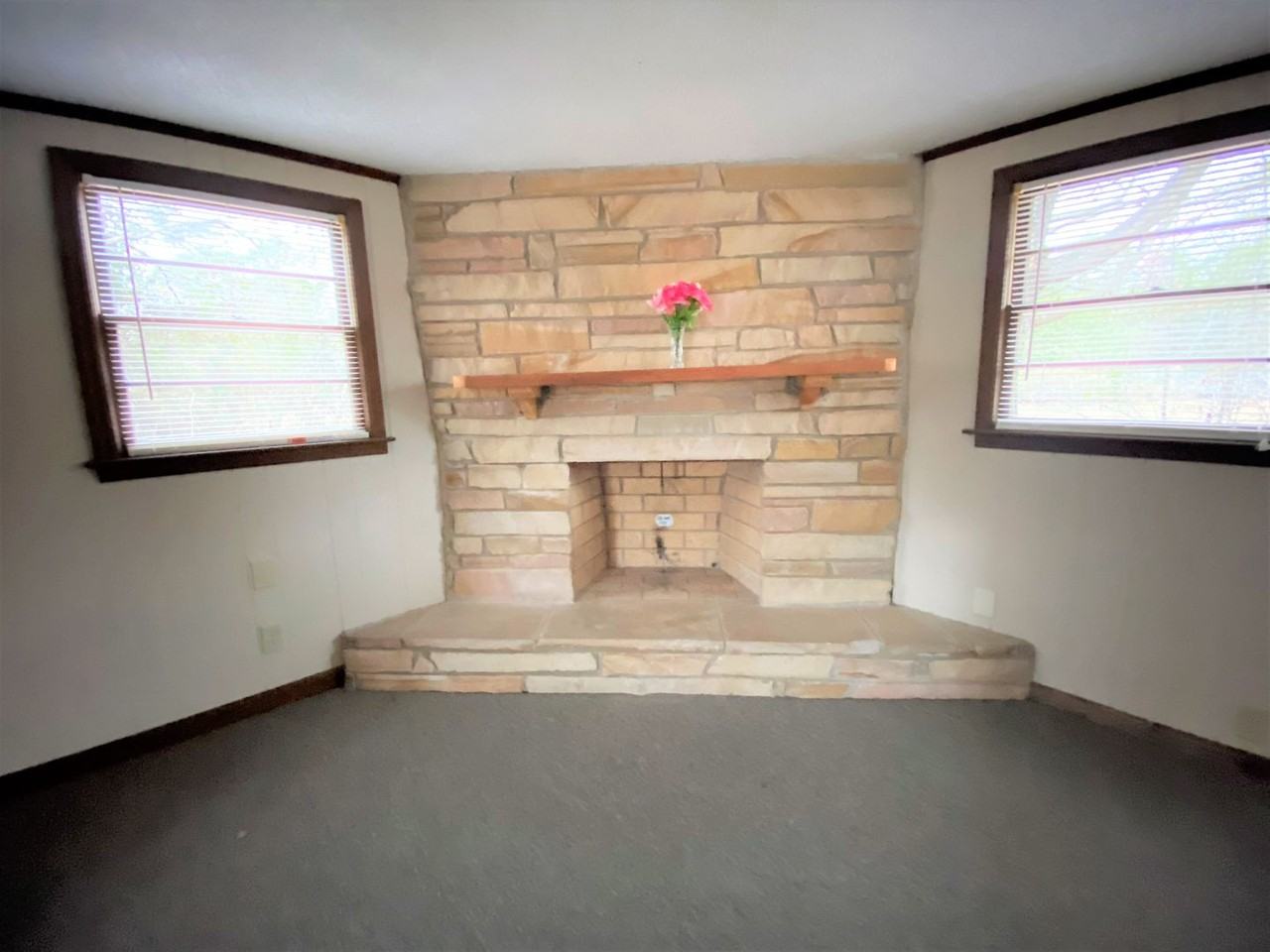 111 Waldrop Rd - Photo 5 of 12