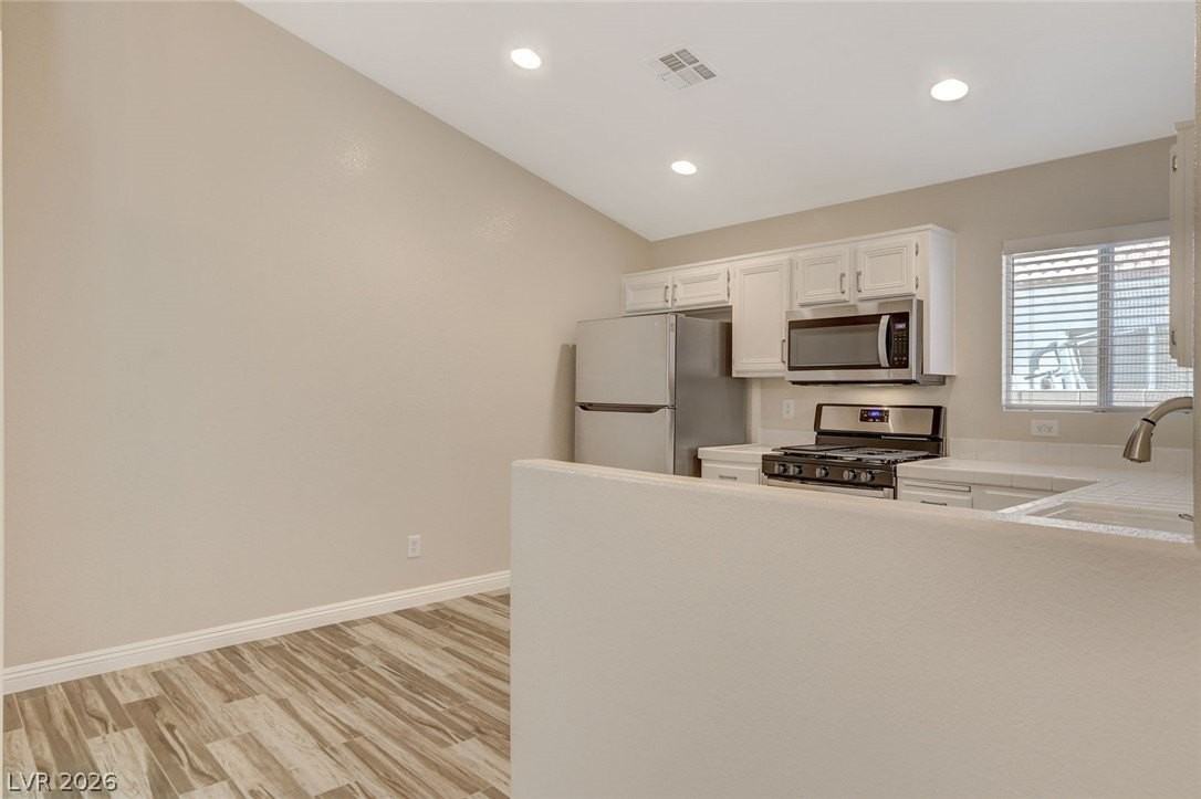 1331 Frost Flower Dr - Photo 7 of 34