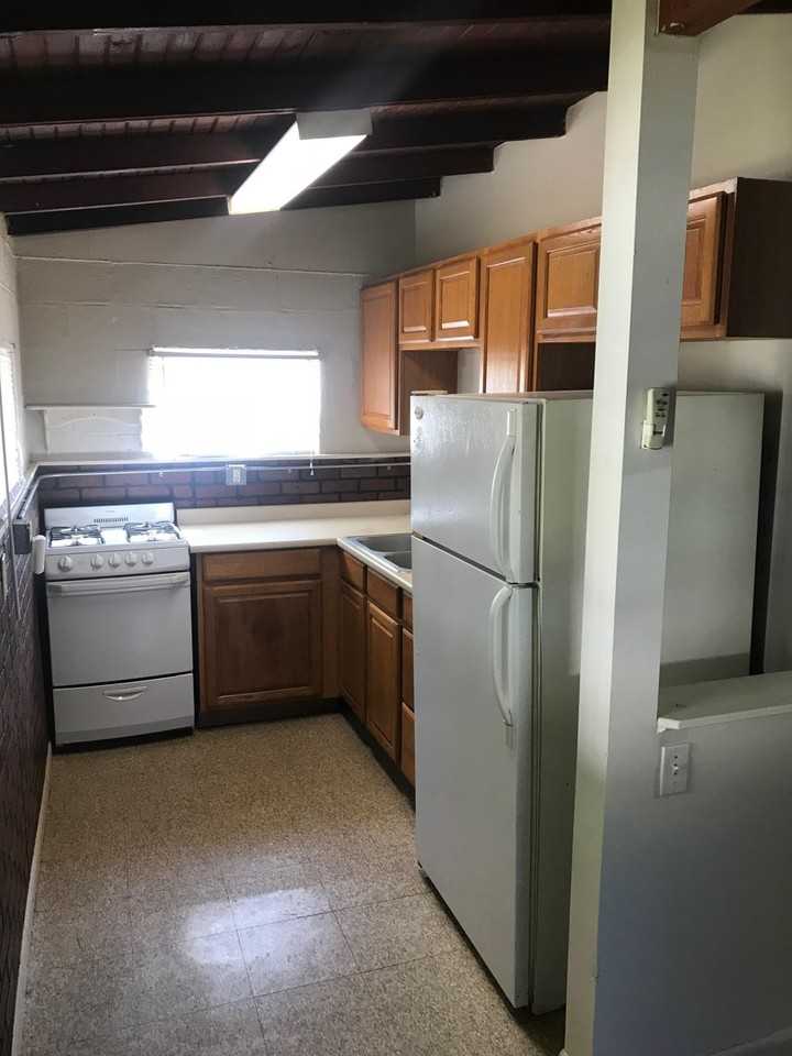 919 Church St - Photo 2 of 6