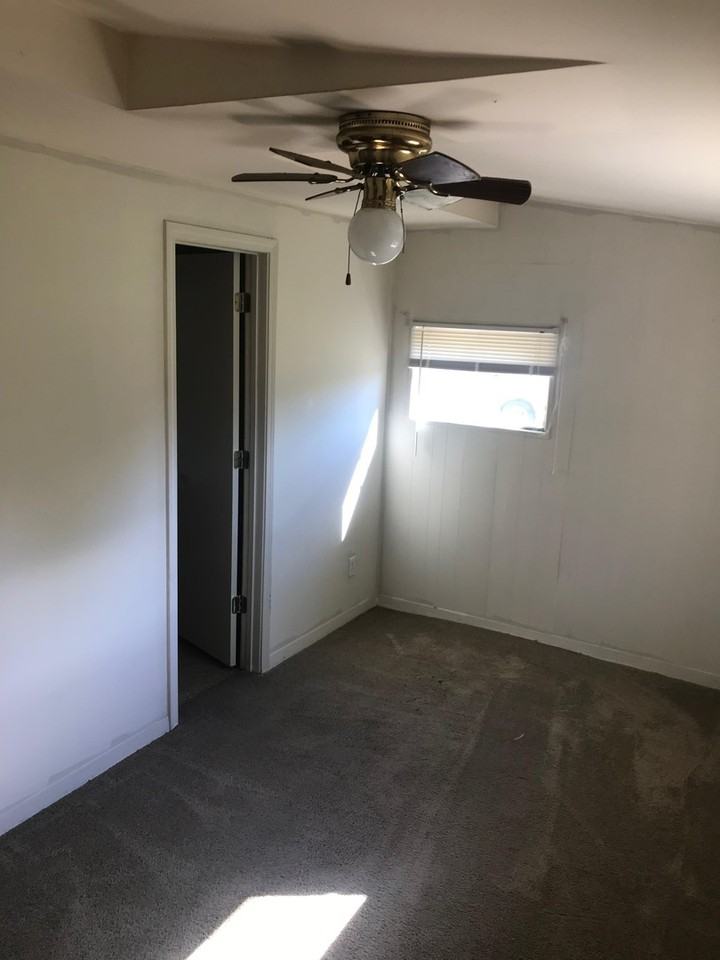 919 Church St - Photo 4 of 6