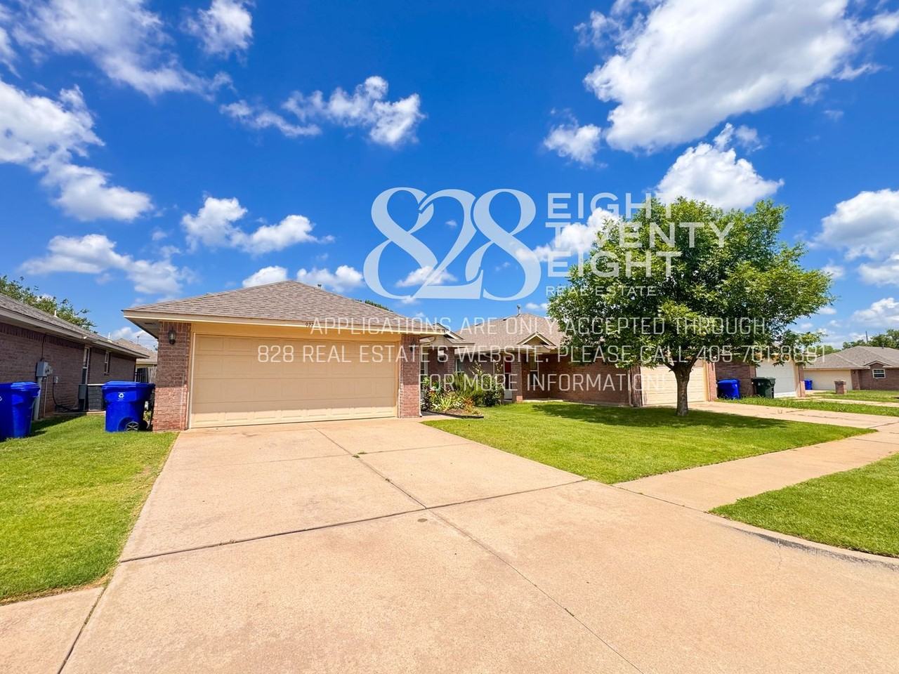 927 Beaumont Sq - Photo 2 of 25