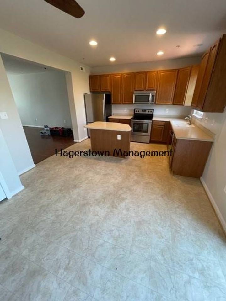 18319 Roy Croft Dr - Photo 4 of 15