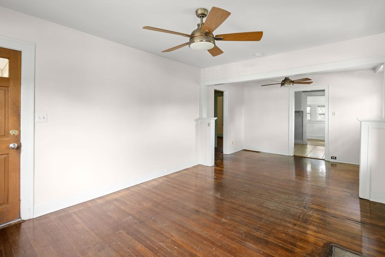 39 Adams St - Photo 3 of 14