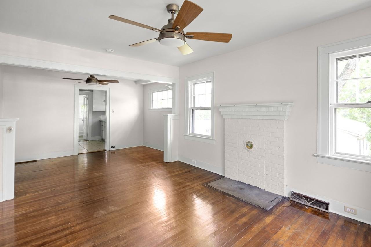 39 Adams St - Photo 4 of 14