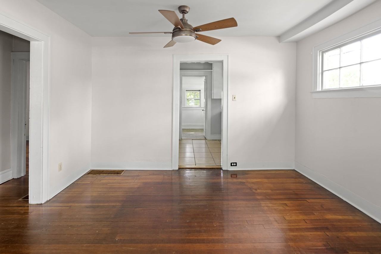 39 Adams St - Photo 5 of 14