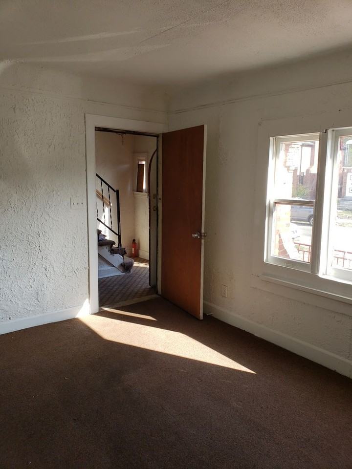 17177 Prairie St - Photo 4 of 20