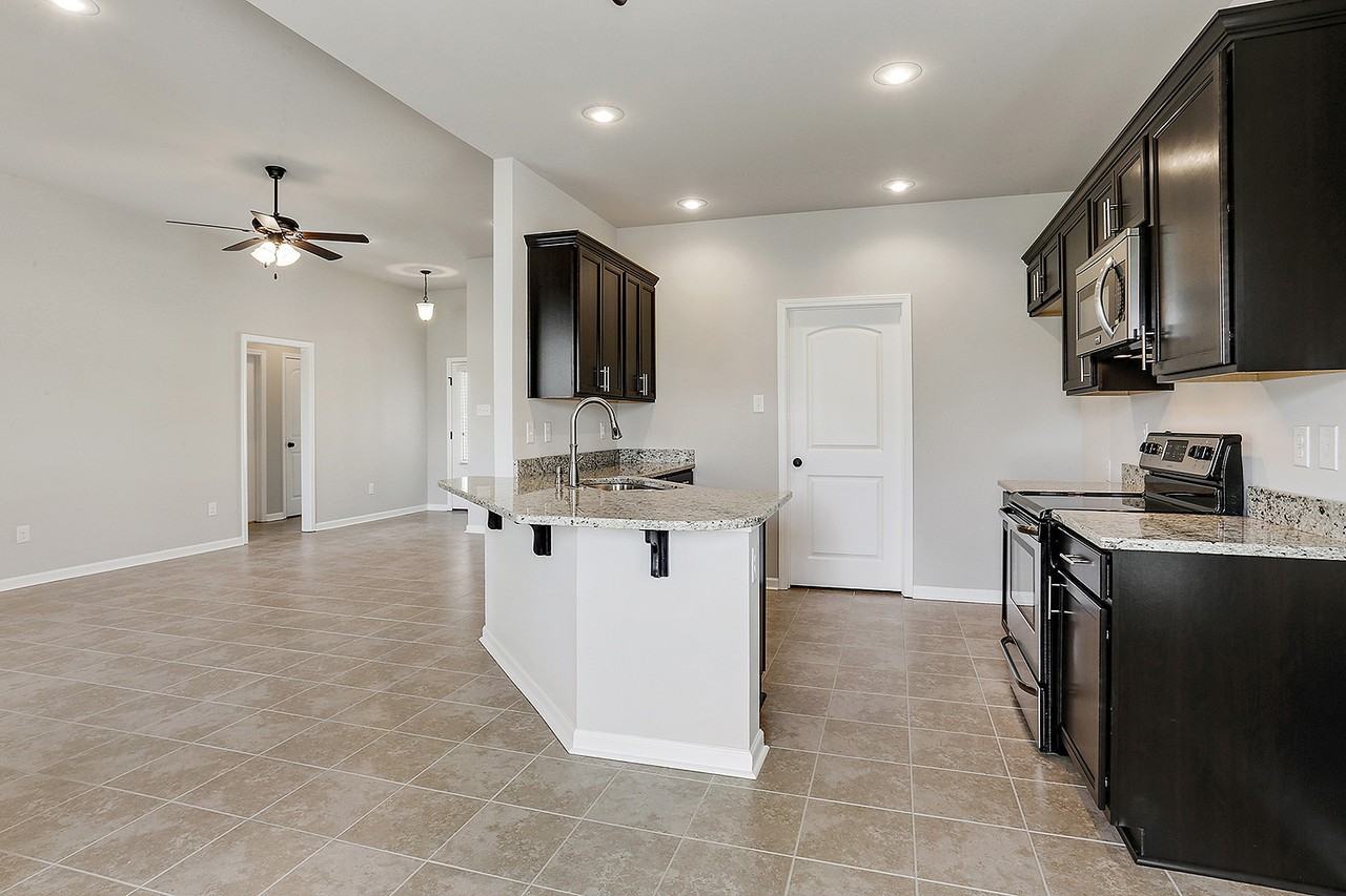 18322 Sunset Park Dr - Photo 6 of 13