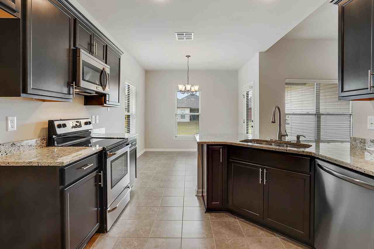 18322 Sunset Park Dr - Photo 7 of 13