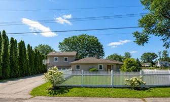 featured image of 10401 Degrand St