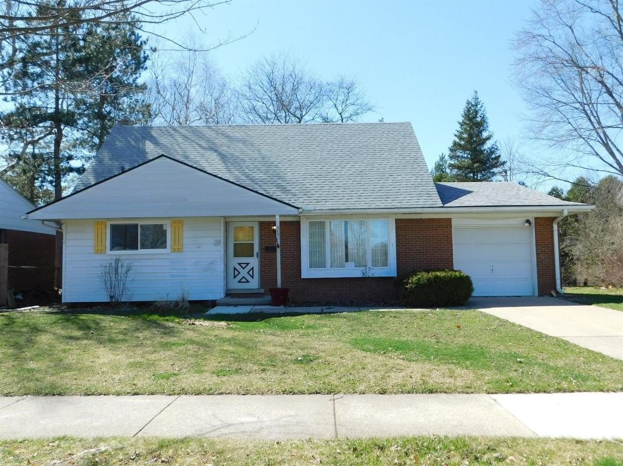 2831 Marshall St - Photo 3 of 17