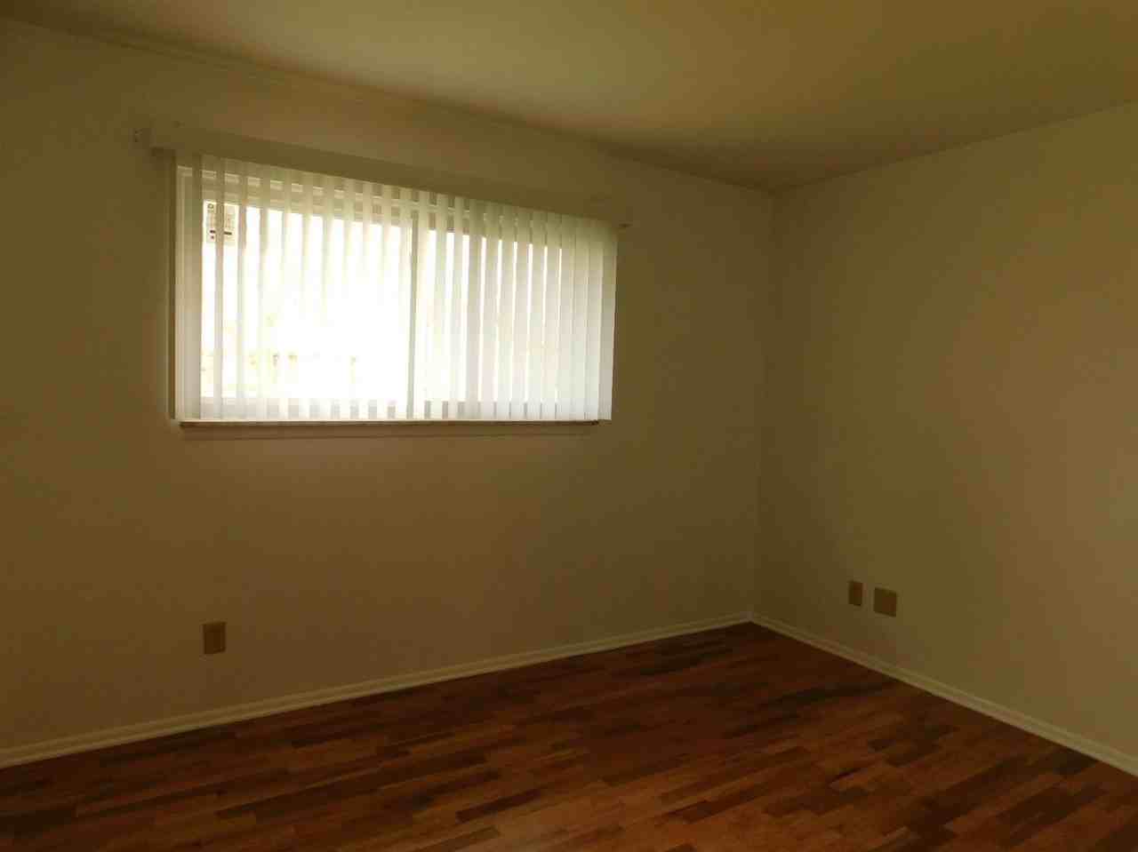 2831 Marshall St - Photo 4 of 17