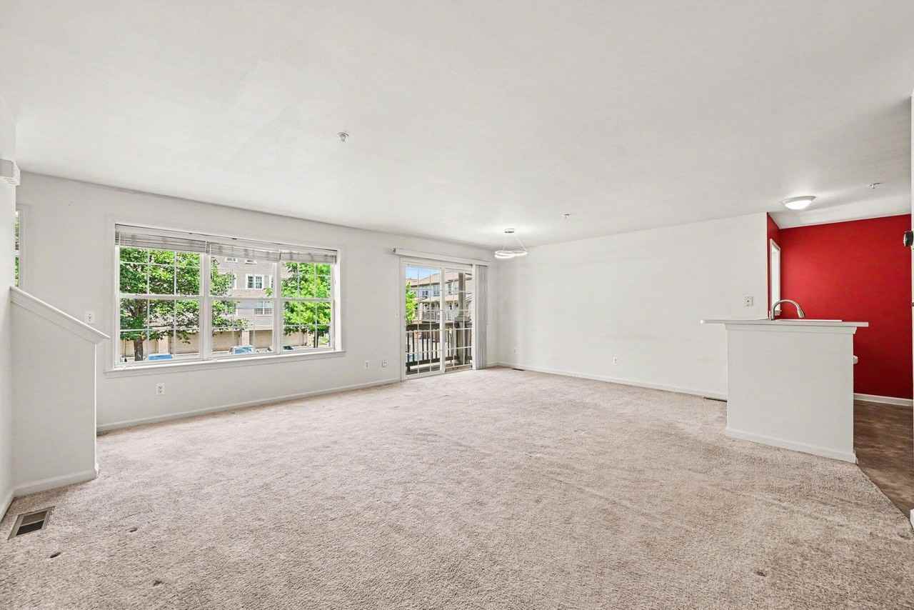 2878 Barclay Way - Photo 5 of 39