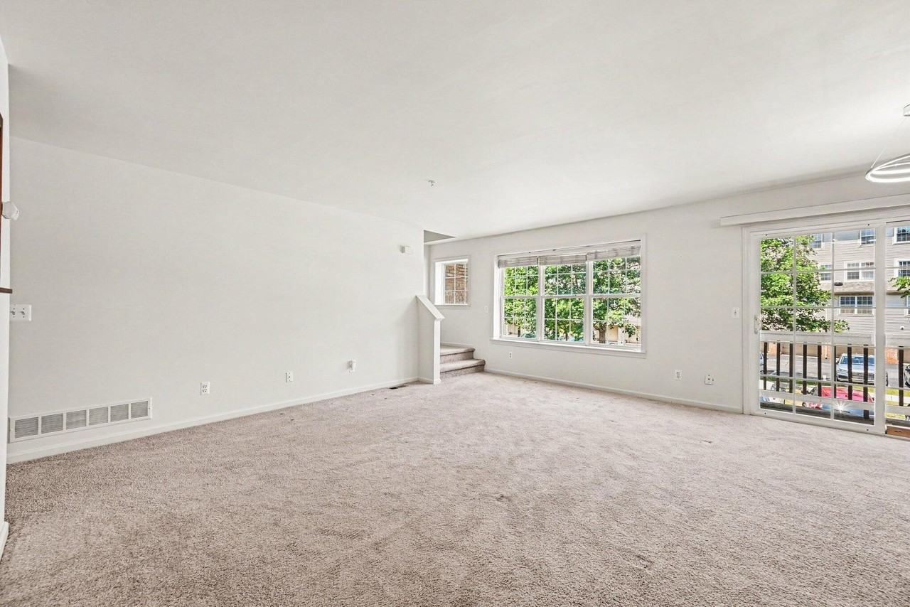 2878 Barclay Way - Photo 7 of 39