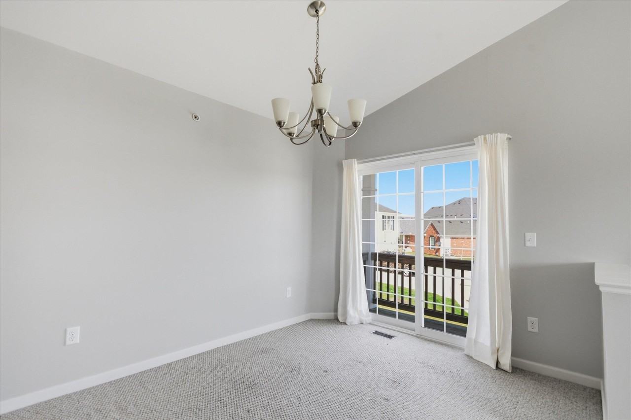 1304 Riversedge Dr - Photo 6 of 39