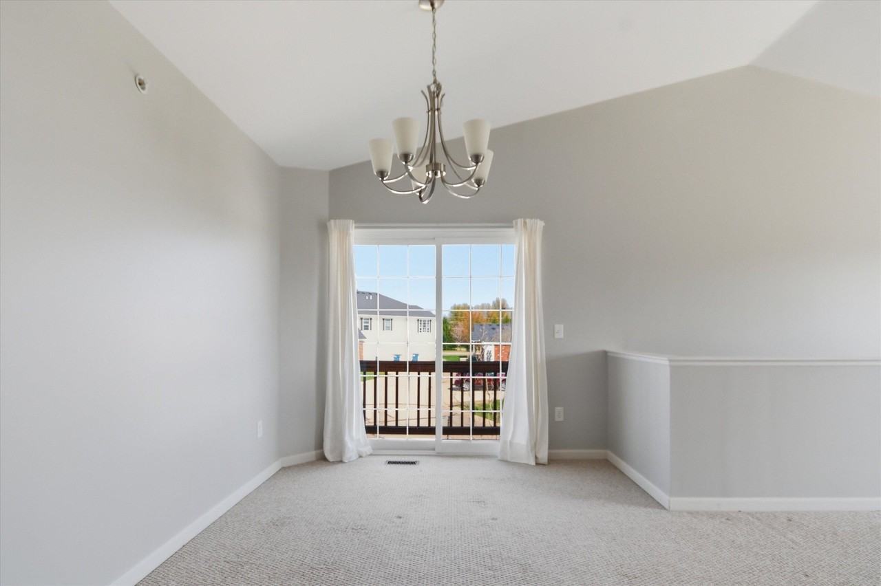 1304 Riversedge Dr - Photo 7 of 39