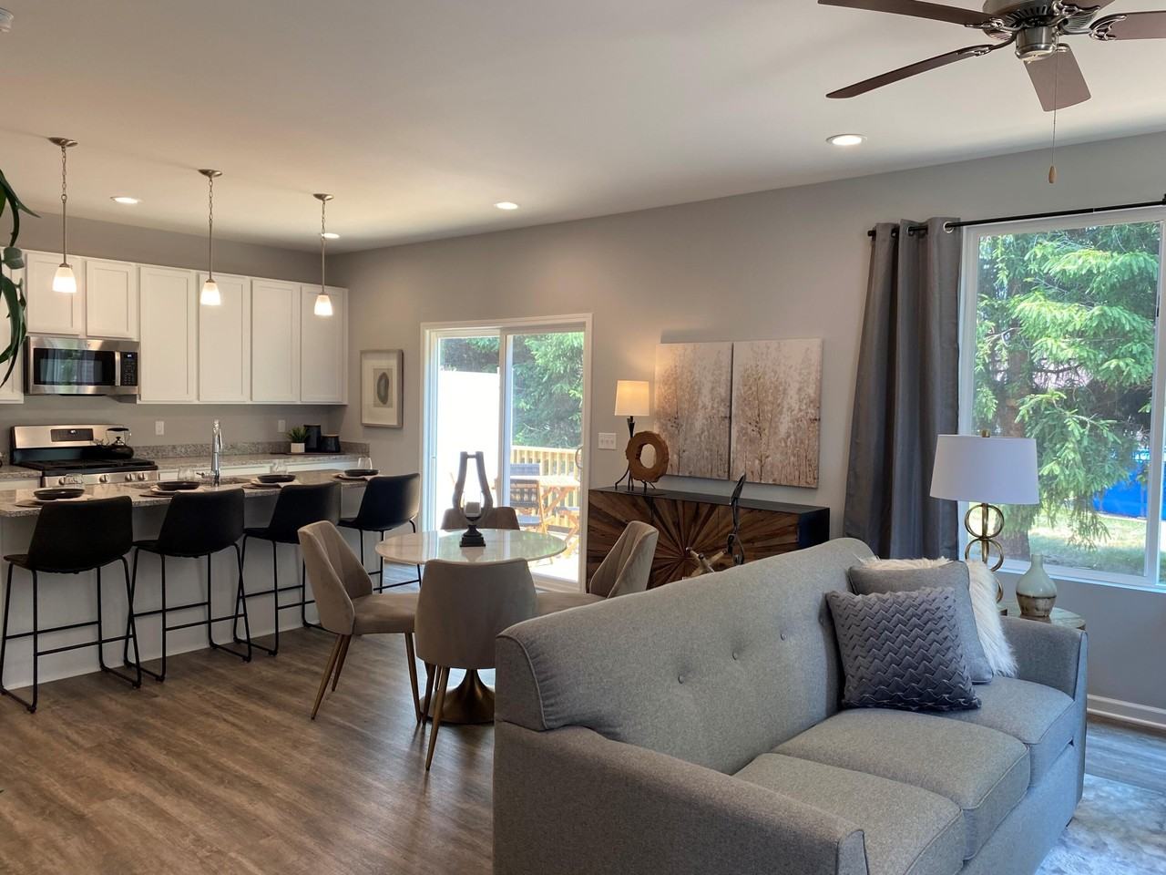 1029 Rebecca St #13 - Photo 5 of 30