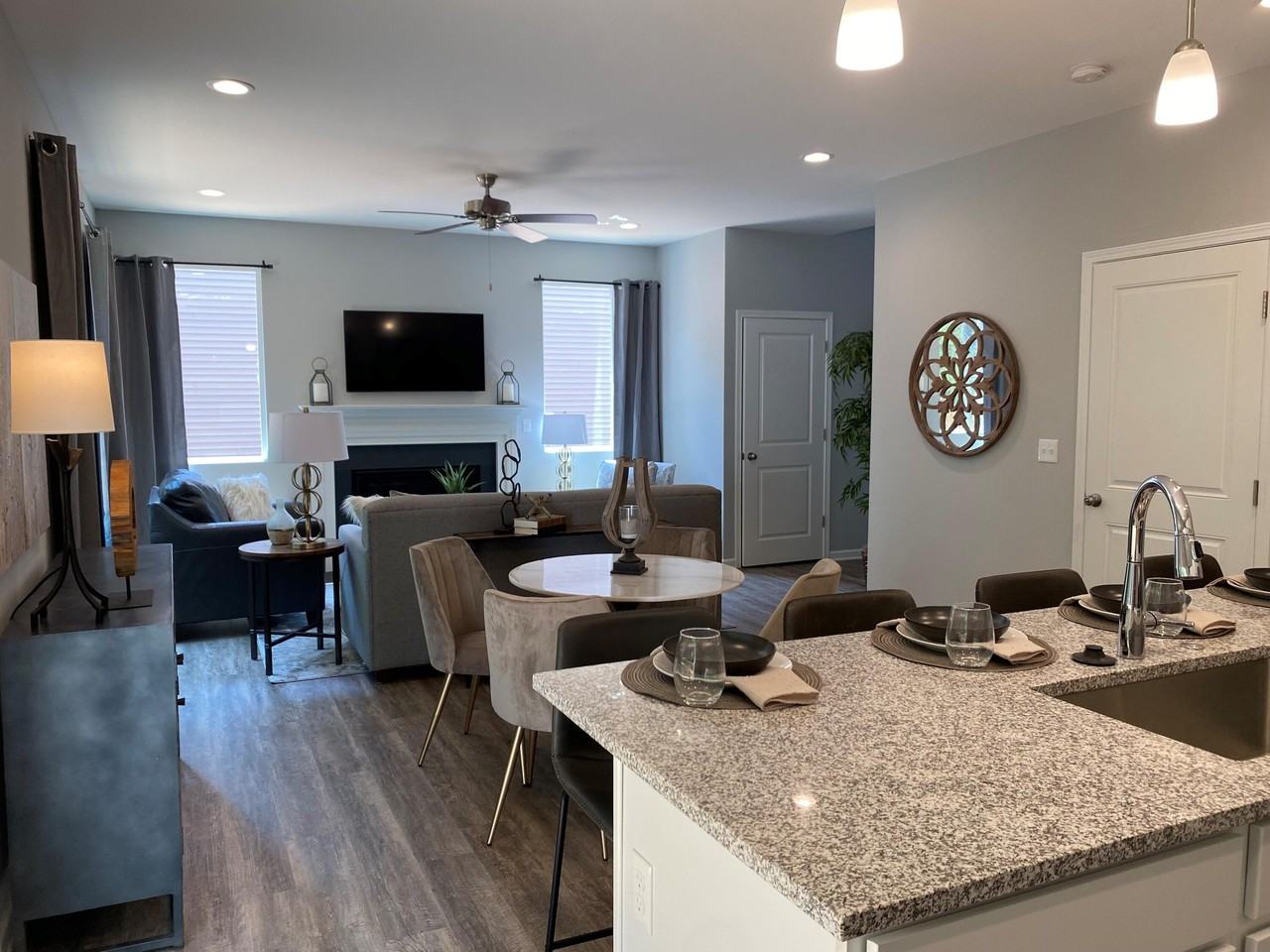 1029 Rebecca St #13 - Photo 6 of 30