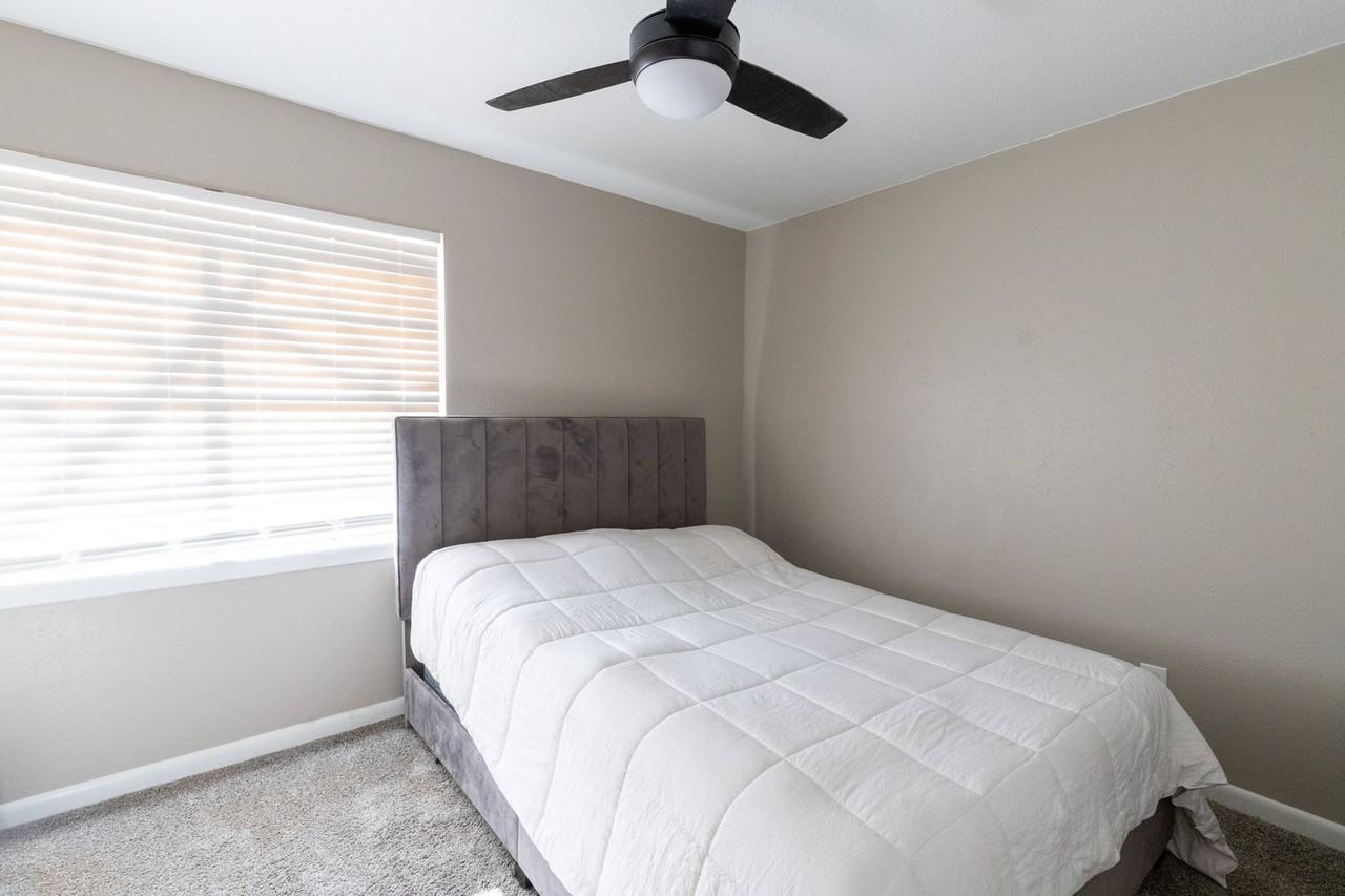 2132 Urbandale St - Photo 7 of 9