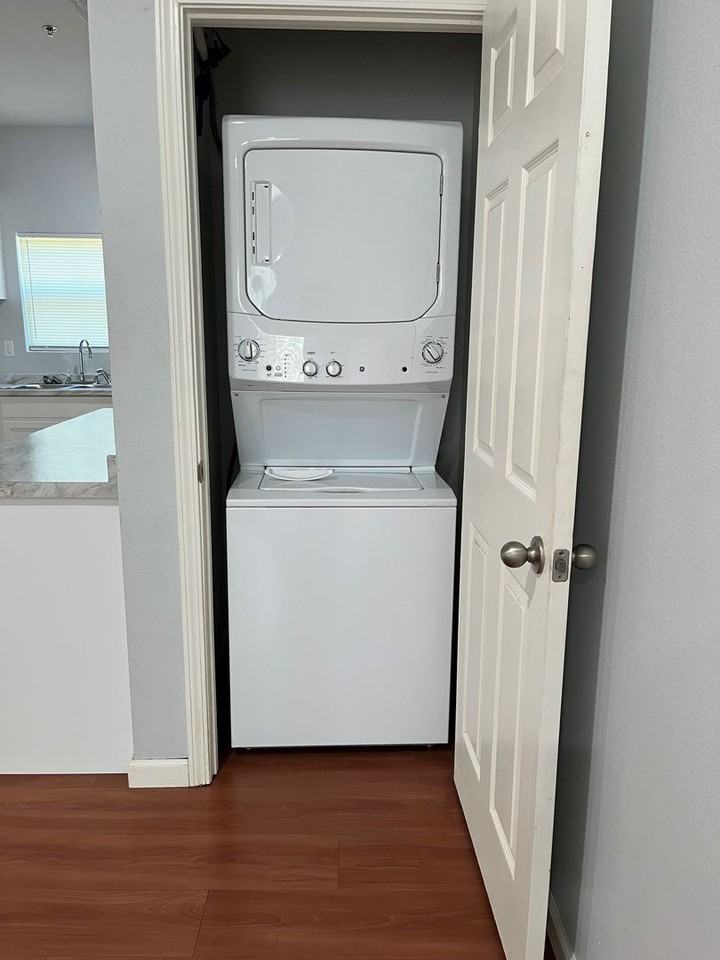 Gamble St Apartments - Photo 2 of 8