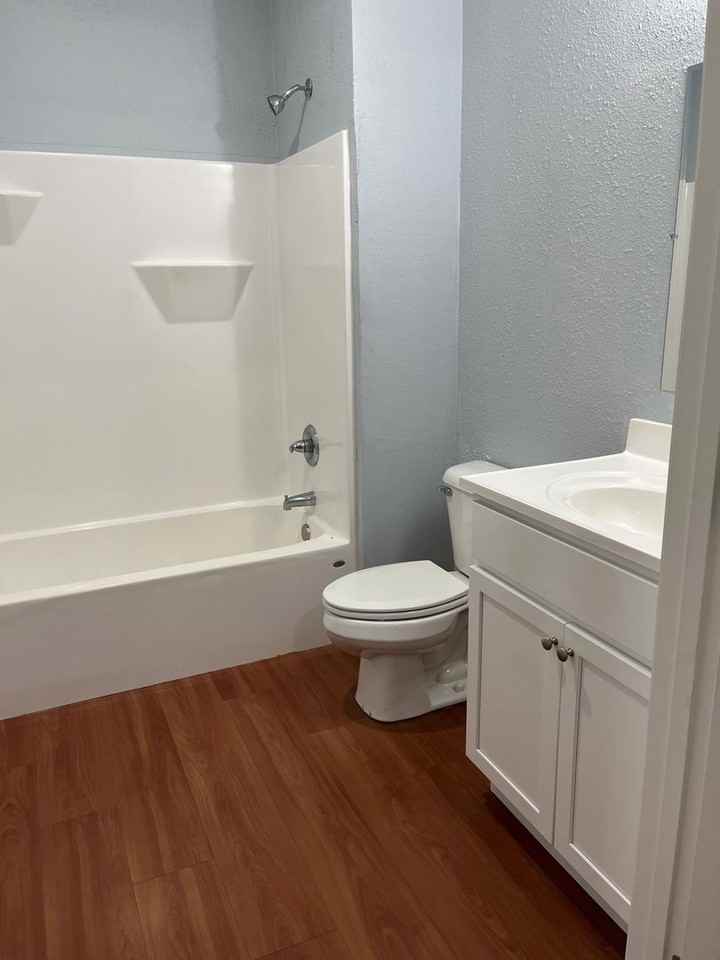 Gamble St Apartments - Photo 3 of 8