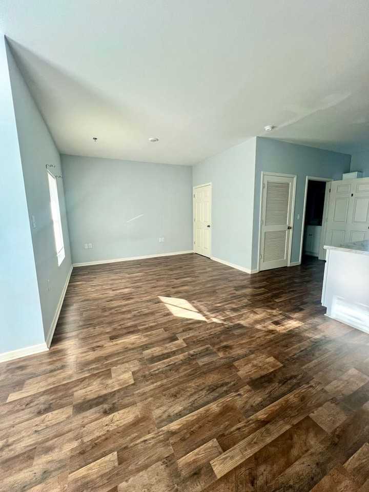 Gamble St Apartments - Photo 4 of 8