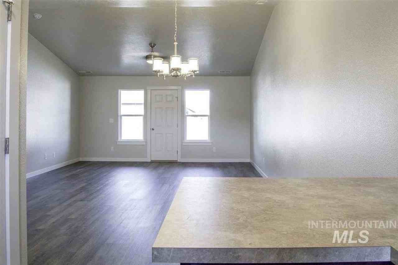 3141 Nw 11th Ave - Photo 4 of 9