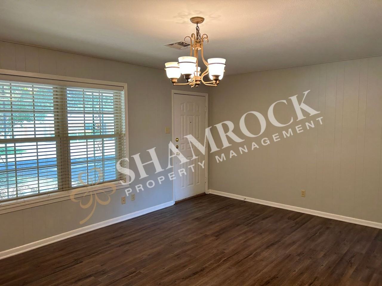 5119 Loch Lomond Dr - Photo 3 of 17