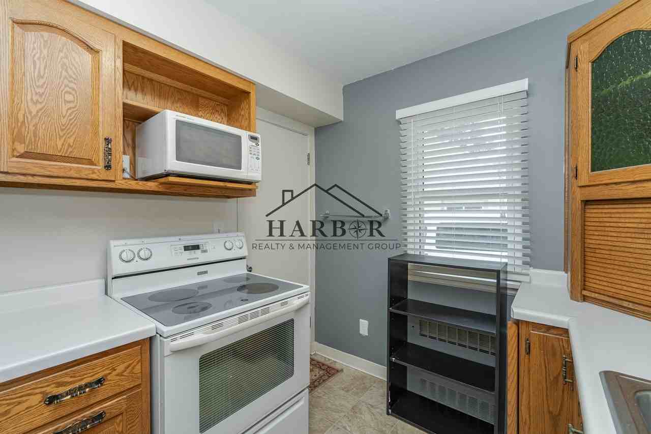 712 10th Ave Se - Photo 2 of 21
