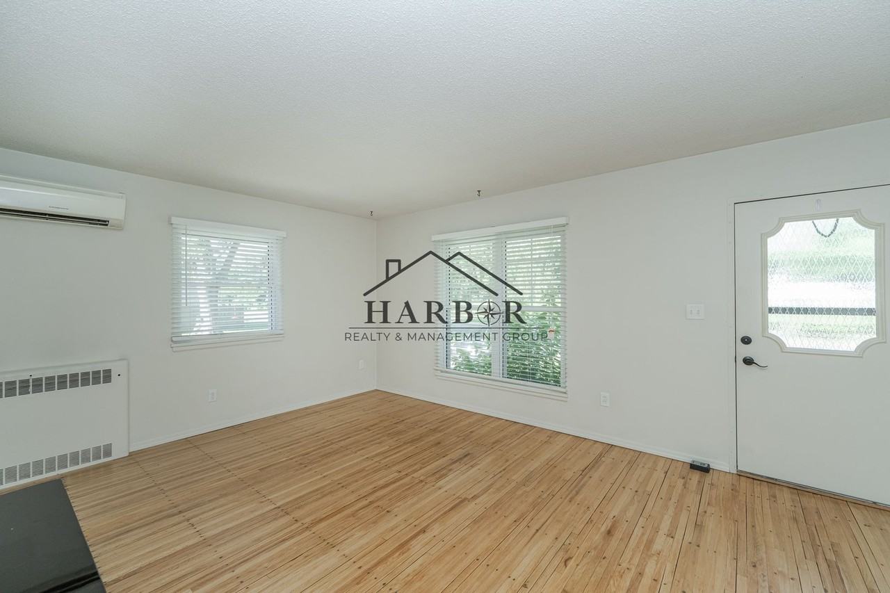 712 10th Ave Se - Photo 4 of 21